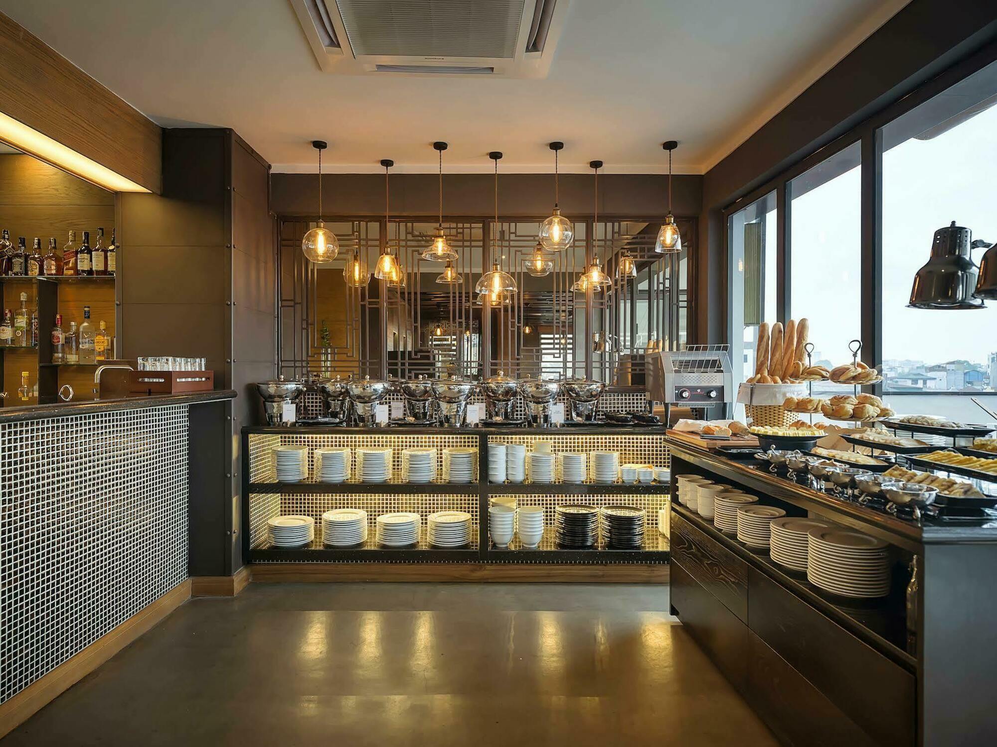 Bespoke Trendy Hotel Hanoi Exterior photo